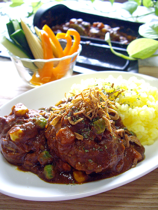 ハンバーグトマト煮込みカレー